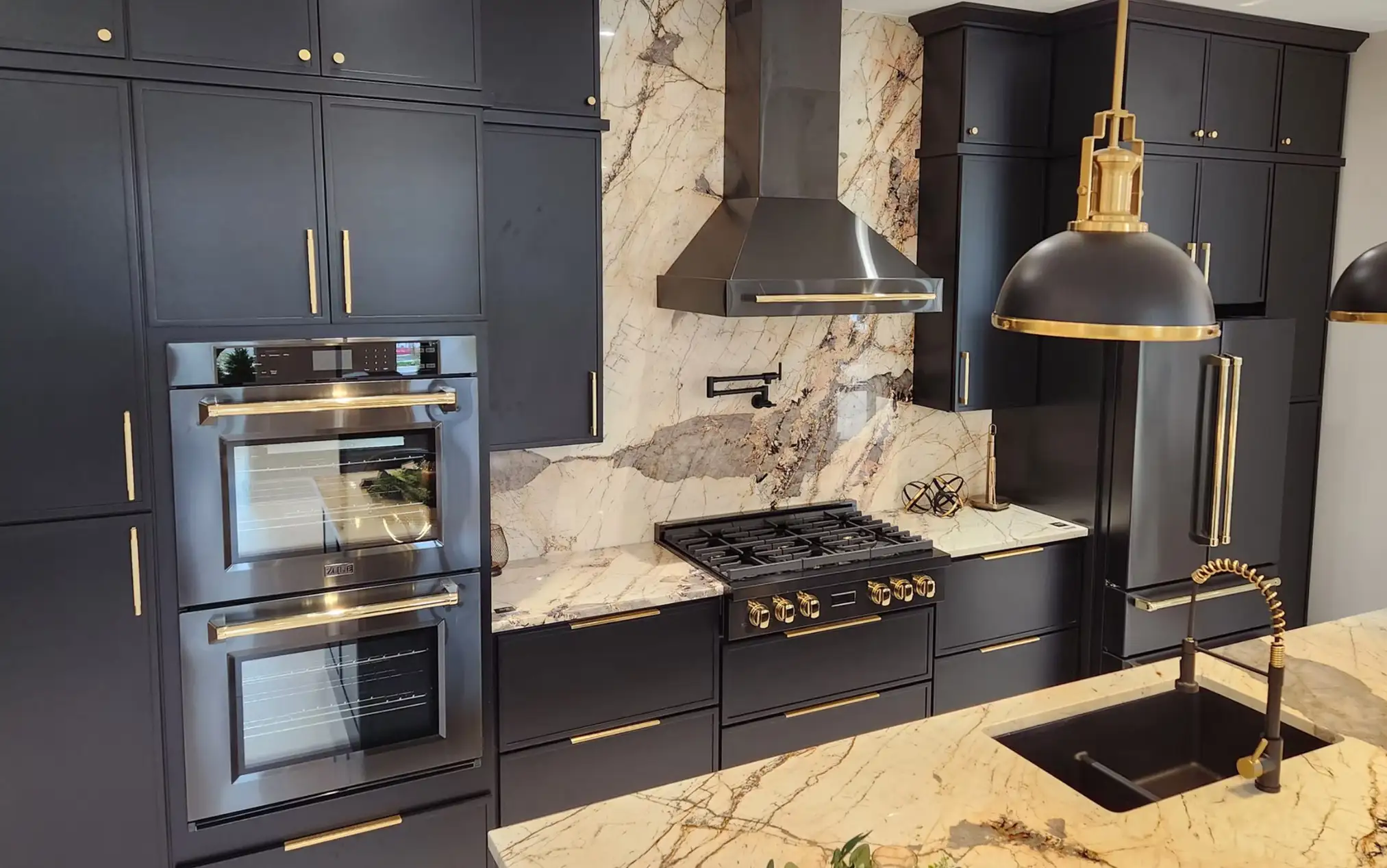 Slim Shaker Ebony Example Kitchen
