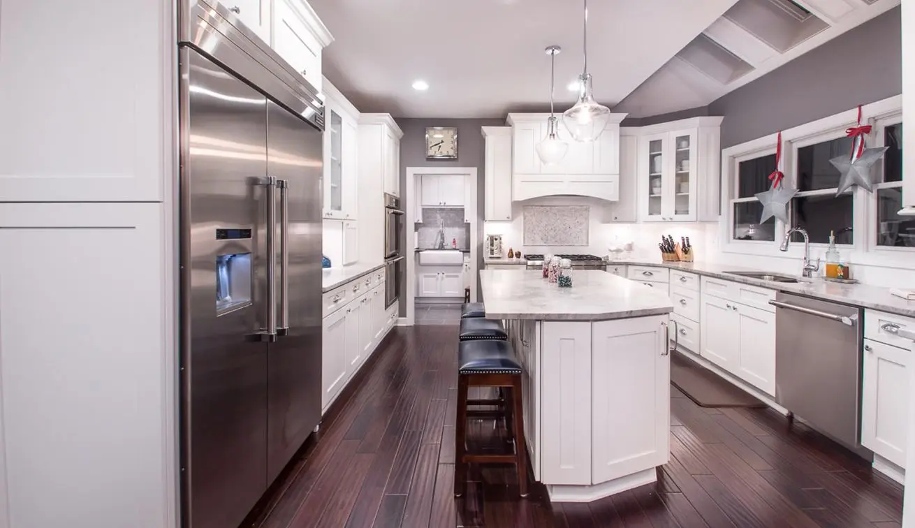 Ice White Shaker Example Kitchen