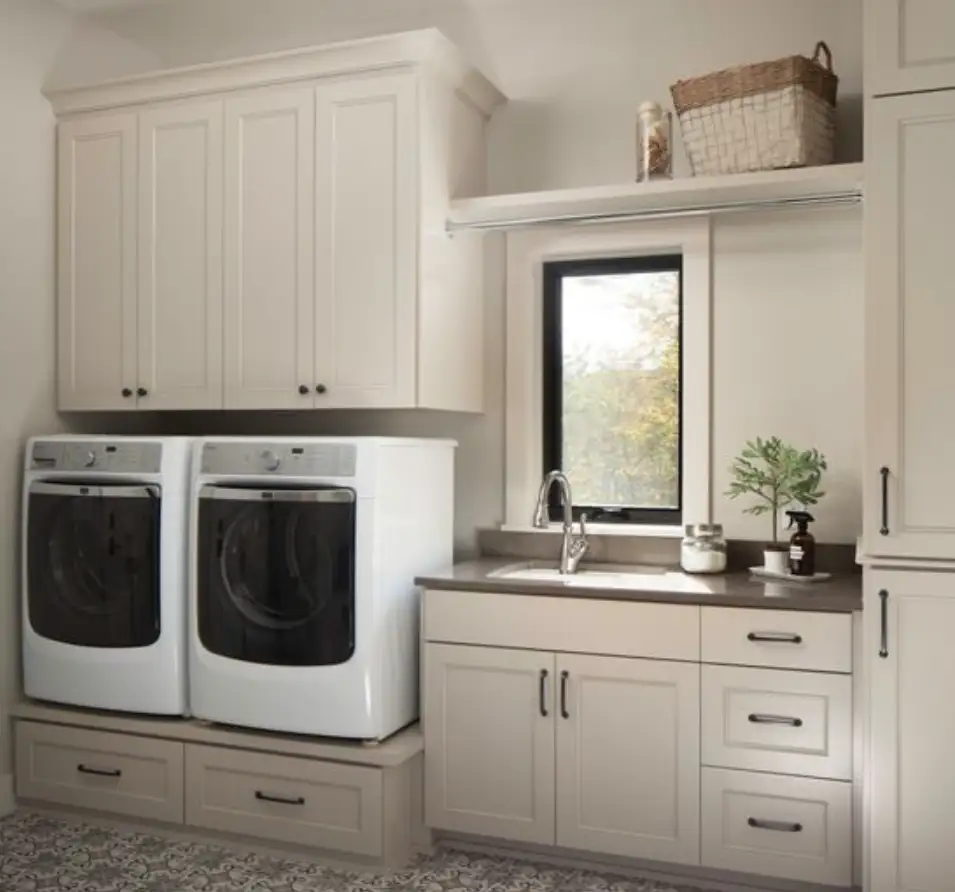 Pearl White Shaker Example Kitchen