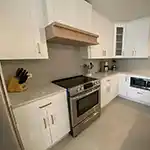 LifeArt: Anchester White Cabinets with Ida-2 Flatte Island